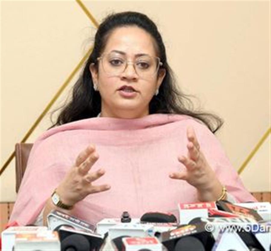 प्रत्येक जिले के नागरिक अस्पताल में प्लेटलेट्स की सुविधा पूरी तरह से मुफ्त : आरती सिंह राव