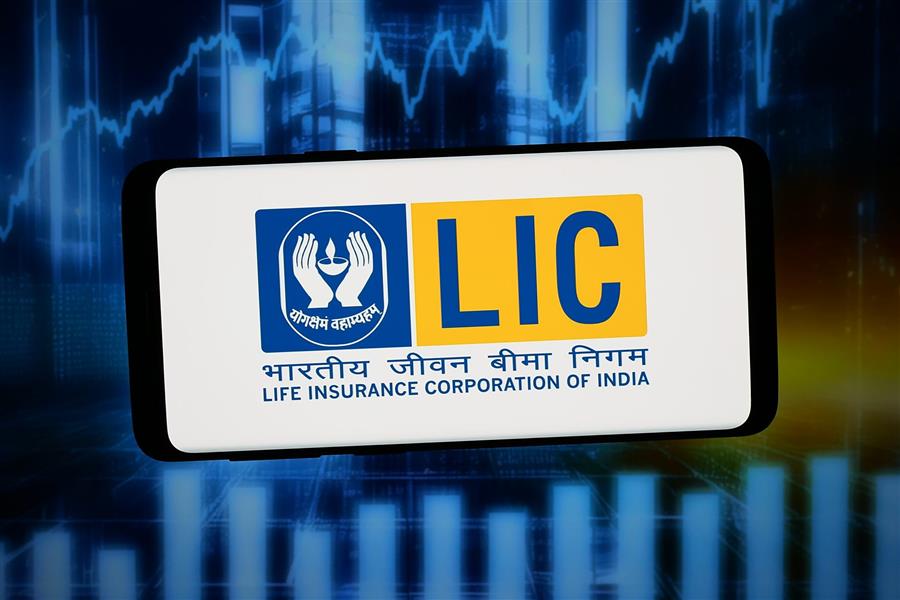 LIC OFS को संस्थागत निवेशकों का जबरदस्त समर्थन, ग्रीन-शू विकल्प के जरिए सरकार LIC में और हिस्सेदारी बेचेगी