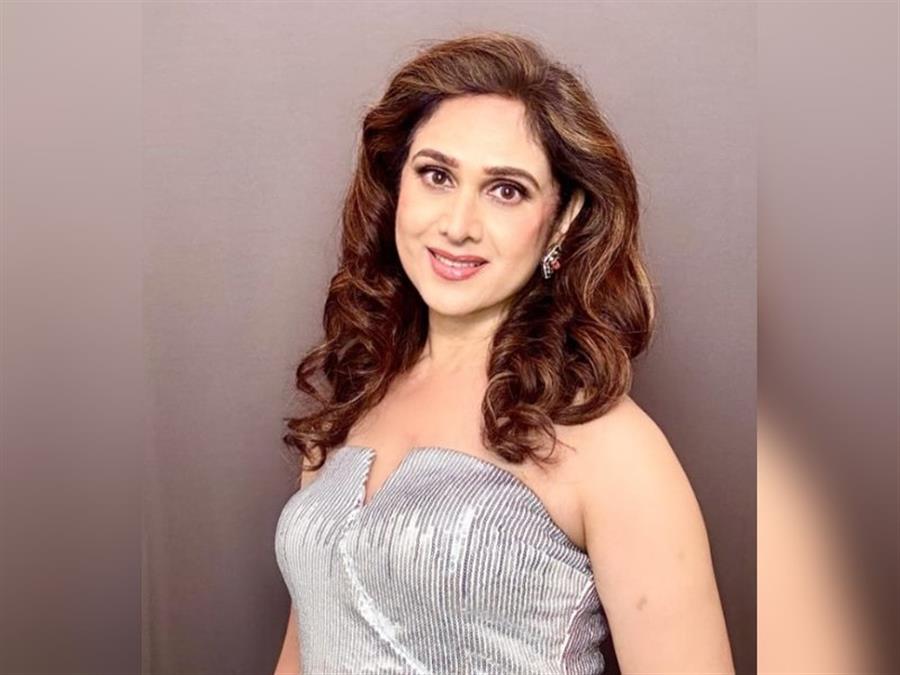 सास-बहू के रिश्ते पर बोलीं मीनाक्षी शेषाद्रि, 'मैं पर्सनली चाहती हूं कि शादी के बाद मां और बेटी जैसा रिश्ता हो'