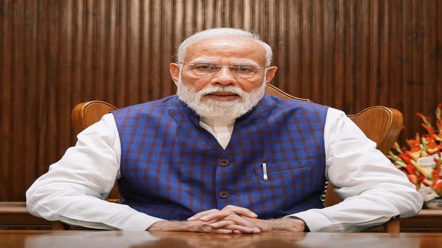 निःस्वार्थ और निर्लोभी लोगों से मित्रता करने वाला कभी दुःखी नहीं होता : पीएम मोदी