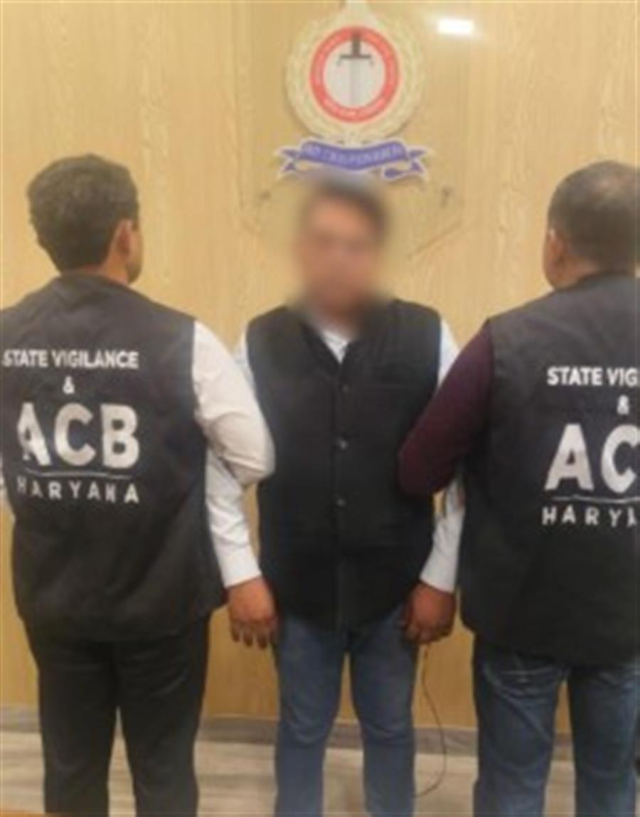 4 लाख की रिश्वत मांगने के आरोपी ईएसआई के खिलाफ चार्जशीट दाखिल, 2 लाख लेते रंगे हाथ पकड़ा था