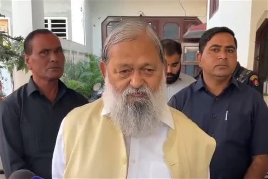 ऊर्जा मंत्री अनिल विज का कांग्रेस और विदेशी ताकतों पर तीखा हमला, कहा– देश में अराजकता फैलाना चाहती है कांग्रेस
