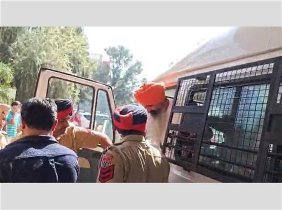 कड़ी सुरक्षा के बीच राजोआना को PGI लाया गया
