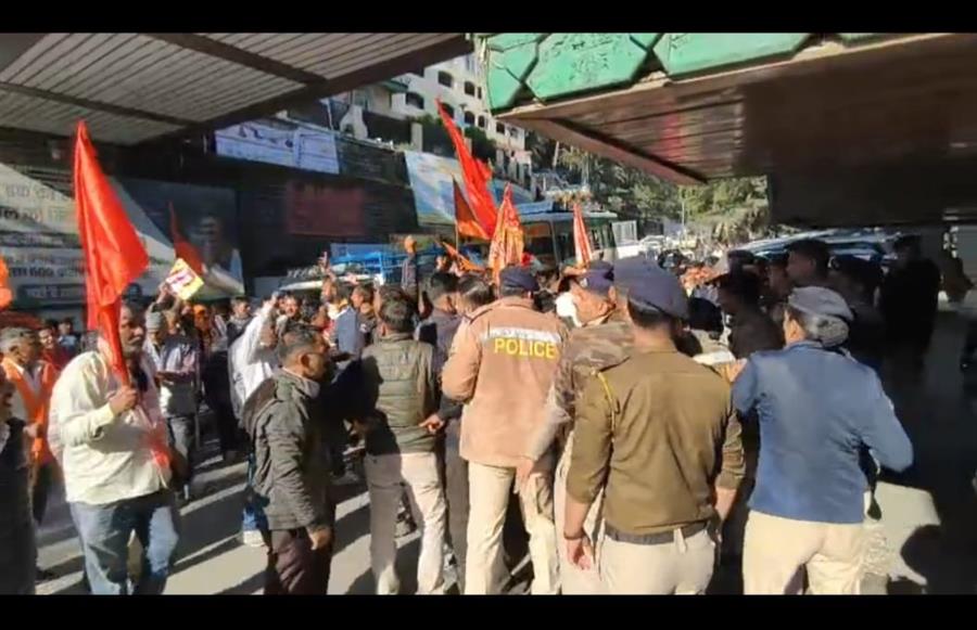 स्वर्ण आंदोलन को मंत्री अनिरुद्ध सिंह का खुला समर्थन, प्रदर्शनकारियों पर एफआईआर न करने का ऐलान