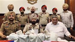 Punjab News: फिरोजपुर में 4 किलो से अधिक हेरोइन के साथ तीन तस्कर गिरफ्तार