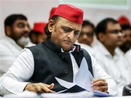 कांग्रेस ने UP में बढ़ा दी अखिलेश की चिंता; सपा से मांगी आधी सीटें, मायावती की भी तारीफ