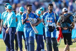 Ind vs Eng: वनडे सीरीज का आगाज धमाकेदार जीत के साथ, भारत ने इंग्लैंड को 6 विकेट से हराया