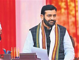 मैनपावर की कमी के कारण सरकारी कामों में देरी स्वीकार्य नहीं : मुख्यमंत्री