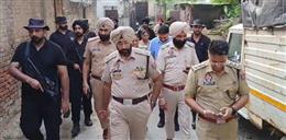 अमृतसर: नशे के खिलाफ पुलिस की बड़ी कार्रवाई, 150 जवानों के साथ टीमों ने मारे छापे, 10 संदिग्ध हिरासत में