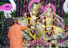 ‘जय कन्हैया लाल की’ : मथुरा, दिल्ली से लेकर नोएडा तक उत्सव, कृष्ण के जन्म पर हर तरफ उल्लास