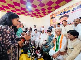 कांग्रेस संगठन को बूथ स्तर तक मजबूत करे, किसानों और सफाई कर्मचारियों के मुद्दे उठाए : राव नरेंद्र सिंह
