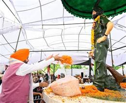 मुख्यमंत्री नायब सिंह सैनी ने कारगिल युद्ध के अमर शहीद नायक मलकीत सिंह को दी श्रद्धांजलि