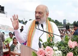 गृह मंत्री अमित शाह ने LNG से चलने वाली देश की पहली ट्रेन को दिखाई हरी झंडी