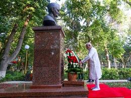 ‘लाल बहादुर शास्त्री बाहर से विनम्र और भीतर से चट्टान की तरह दृढ़ निश्चयी थे’, जयंती पर प्रधानमंत्री मोदी ने दी श्रद्धांजलि