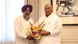 पंजाब कांग्रेस की कमान संभालने के बाद हाईकमान से मिलने दिल्ली पहुंचे परगट सिंह