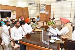 वित्त मंत्री हरपाल सिंह चीमा ने कर्मचारी यूनियनों के साथ की बैठक; मांगों के समयबद्ध समाधान का दिया भरोसा
