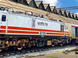 चक्रवात 'अर्नब' का असर, 30 अक्टूबर तक 58 ट्रेनें रद्द, कई के समय में बदलाव