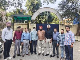 विजिलेंस ब्यूरो ने नगर निगम के इंस्पेक्टर को 25 हजार रुपये रिश्वत लेते रंगे हाथों काबू किया