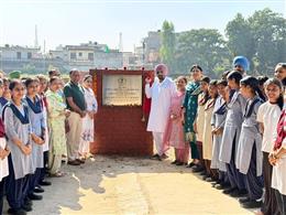 स्कूल ऑफ एमिनेंस डेराबस्सी में 24 लाख रुपये की लागत से तीन साइंस लैबज़ के काम की शुरुआत